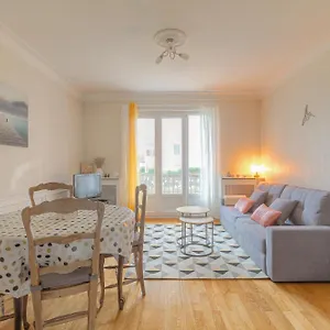 https://le-parilly-ma-cabotte.hotels-rhonealpes.com
